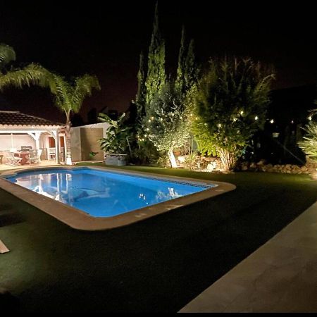 Suite Privada Frente A La Piscina Para 2 Personas Con Sofa Cama Para 2 Mas 4P No Es Casa Completa San Vicente Raspeig エクステリア 写真