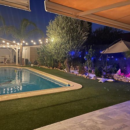 Suite Privada Frente A La Piscina Para 2 Personas Con Sofa Cama Para 2 Mas 4P No Es Casa Completa San Vicente Raspeig エクステリア 写真