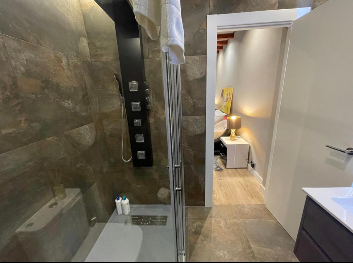 Suite Privada Frente A La Piscina Para 2 Personas Con Sofa Cama Para 2 Mas 4P No Es Casa Completa San Vicente Raspeig エクステリア 写真