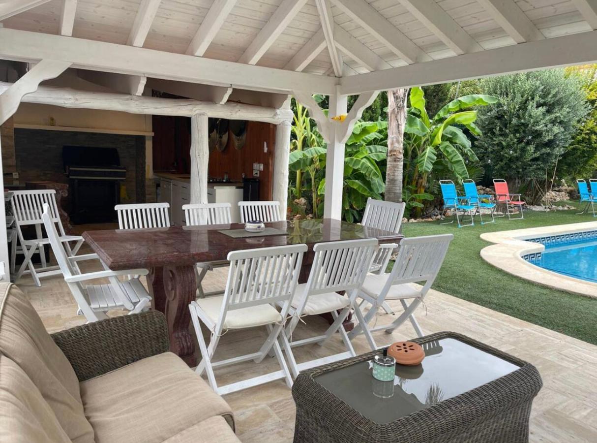 Suite Privada Frente A La Piscina Para 2 Personas Con Sofa Cama Para 2 Mas 4P No Es Casa Completa San Vicente Raspeig エクステリア 写真