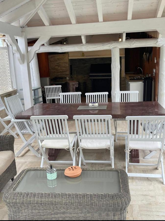 Suite Privada Frente A La Piscina Para 2 Personas Con Sofa Cama Para 2 Mas 4P No Es Casa Completa San Vicente Raspeig エクステリア 写真