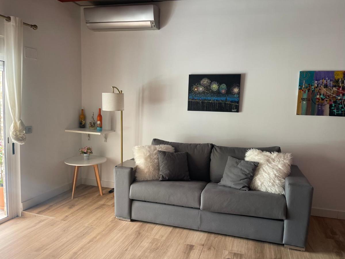 Suite Privada Frente A La Piscina Para 2 Personas Con Sofa Cama Para 2 Mas 4P No Es Casa Completa San Vicente Raspeig エクステリア 写真