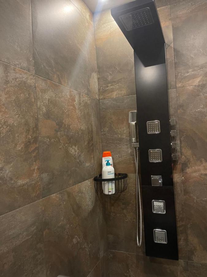 Suite Privada Frente A La Piscina Para 2 Personas Con Sofa Cama Para 2 Mas 4P No Es Casa Completa San Vicente Raspeig エクステリア 写真