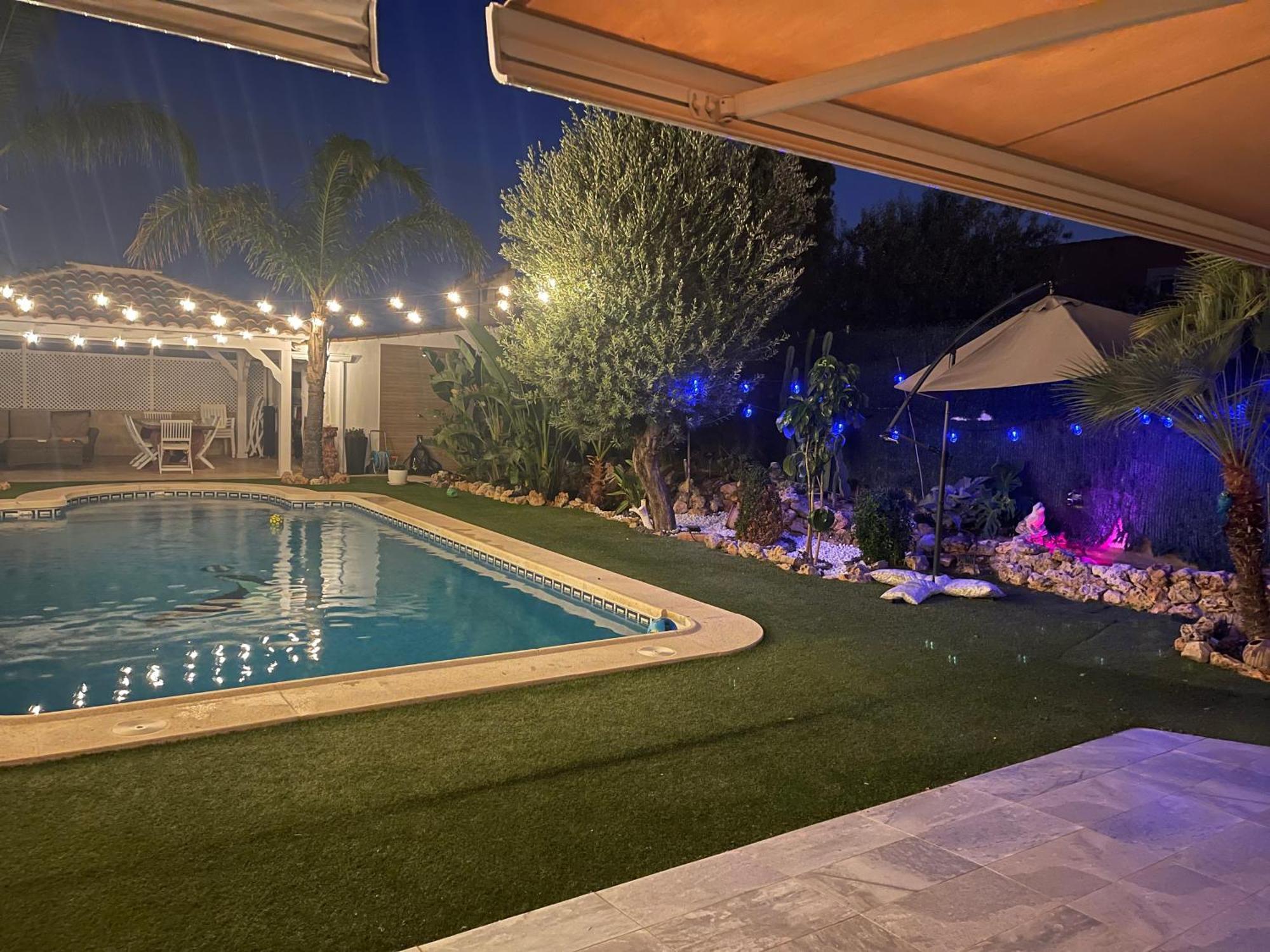 Suite Privada Frente A La Piscina Para 2 Personas Con Sofa Cama Para 2 Mas 4P No Es Casa Completa San Vicente Raspeig エクステリア 写真